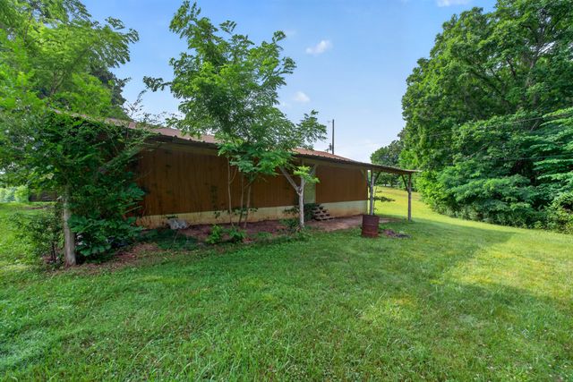 638 Manustown Rd, Woodbury, TN 37190