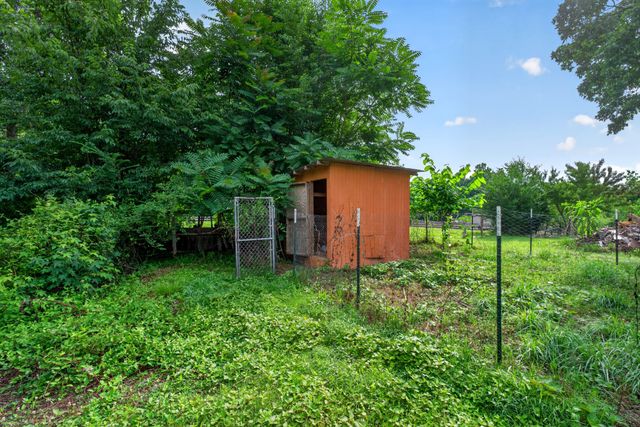 638 Manustown Rd, Woodbury, TN 37190