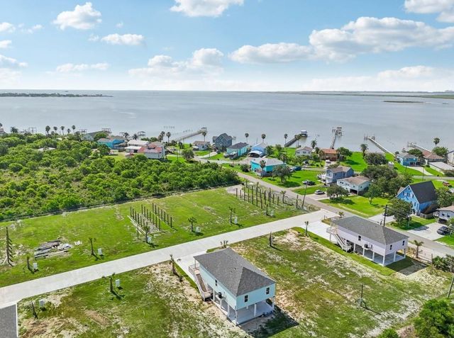 1342 Sapphire Palms Court, San Leon, TX 77539