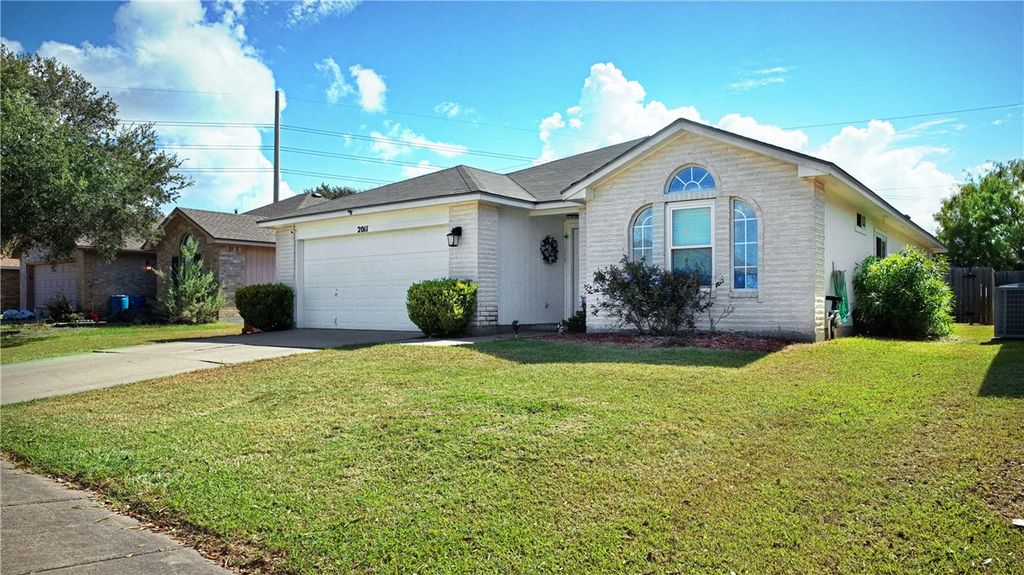 2011 Cottonwood Dr, Portland, TX 78374 — photo 2