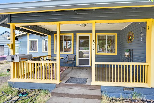 838 Dakota Avenue, Medford, OR 97501