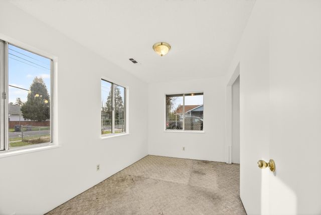 838 Dakota Avenue, Medford, OR 97501