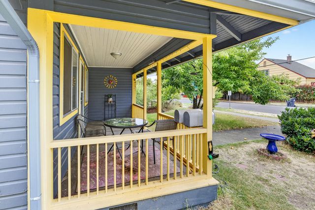 838 Dakota Avenue, Medford, OR 97501