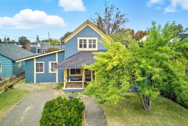 838 Dakota Avenue, Medford, OR 97501