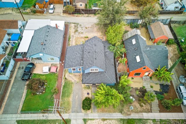 838 Dakota Avenue, Medford, OR 97501