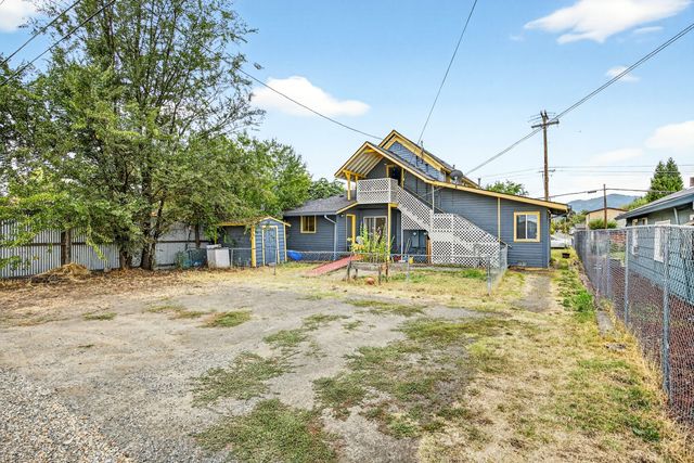 838 Dakota Avenue, Medford, OR 97501