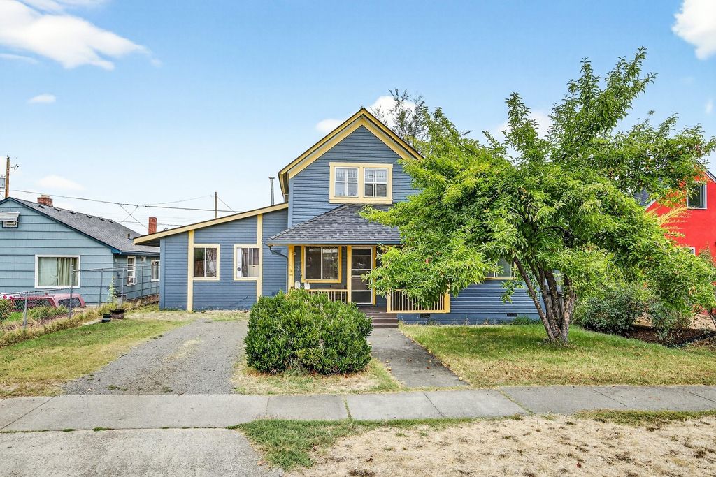 838 Dakota Avenue, Medford, OR 97501