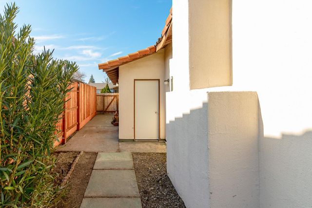 1608 Dulwich Dr, Modesto, CA 95358