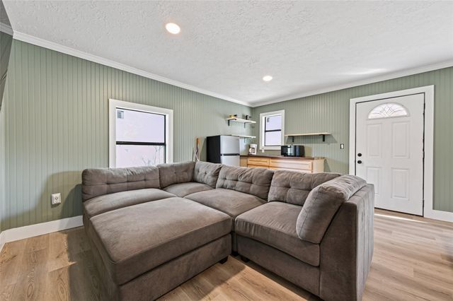 27071 Bedias Drive, Bedias, TX 77831