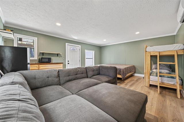 27071 Bedias Drive, Bedias, TX 77831