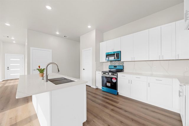 56 Road 5604, Cleveland, TX 77327