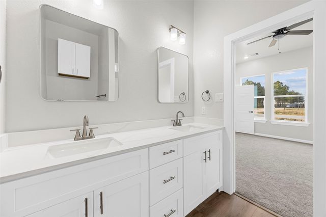 56 Road 5604, Cleveland, TX 77327