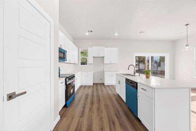 56 Road 5604, Cleveland, TX 77327