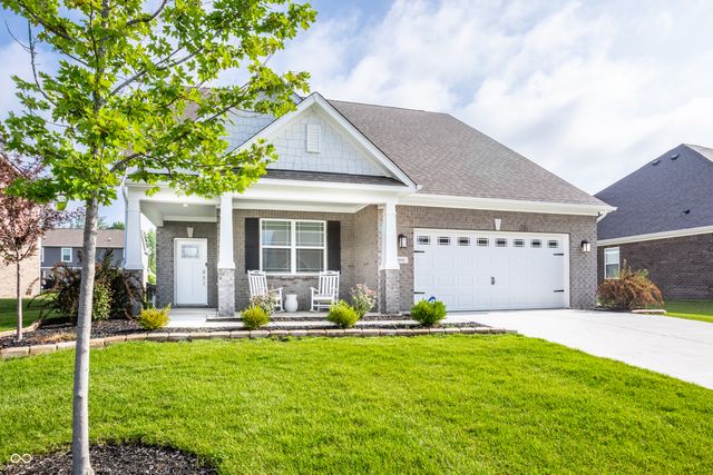 4866 W Jamestown Trace, New Palestine, IN 46163