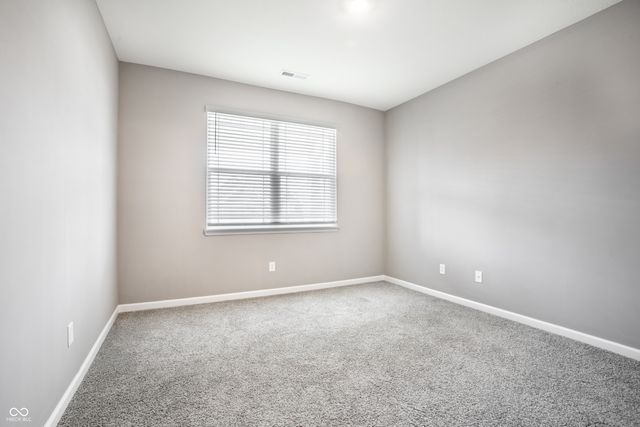 4866 W Jamestown Trace, New Palestine, IN 46163