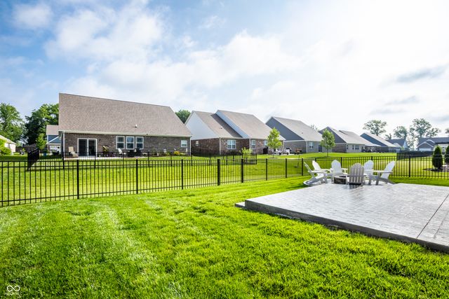 4866 W Jamestown Trace, New Palestine, IN 46163