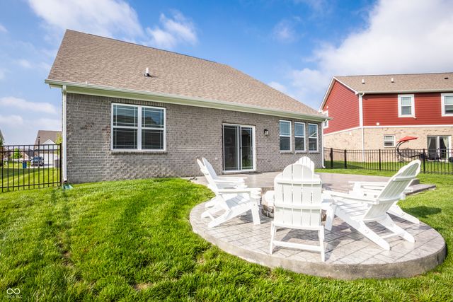 4866 W Jamestown Trace, New Palestine, IN 46163