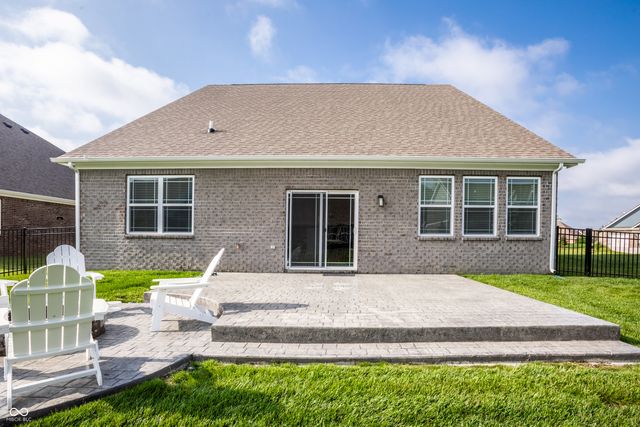 4866 W Jamestown Trace, New Palestine, IN 46163