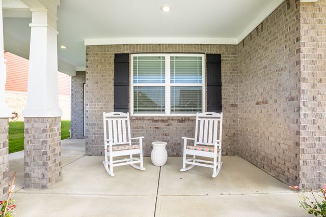 4866 W Jamestown Trace, New Palestine, IN 46163