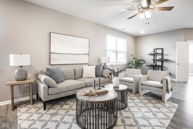 4866 W Jamestown Trace, New Palestine, IN 46163