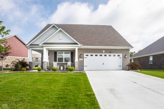 4866 W Jamestown Trace, New Palestine, IN 46163