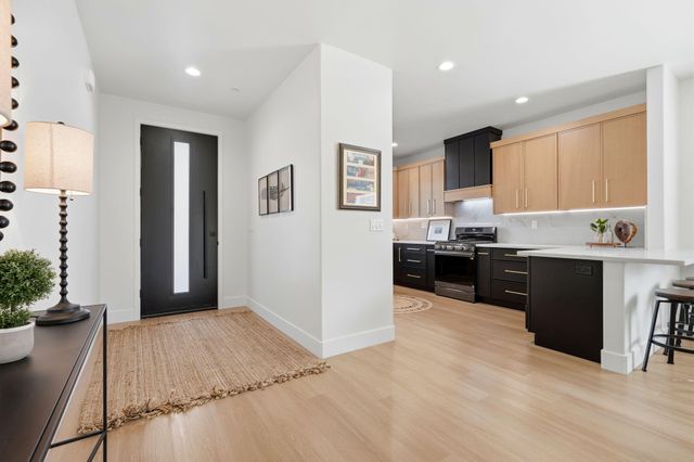 1370 Meadow Avenue, Exeter, CA 93221