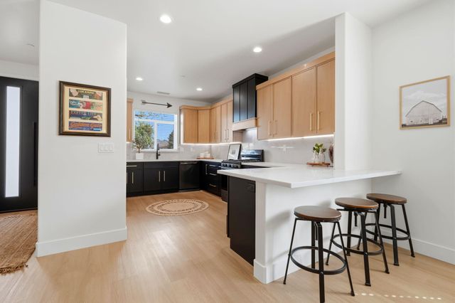 1370 Meadow Avenue, Exeter, CA 93221