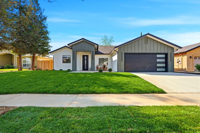 1370 Meadow Avenue, Exeter, CA 93221