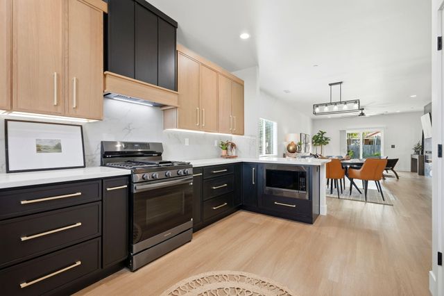 1370 Meadow Avenue, Exeter, CA 93221