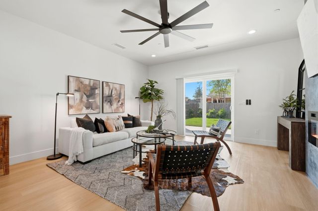 1370 Meadow Avenue, Exeter, CA 93221