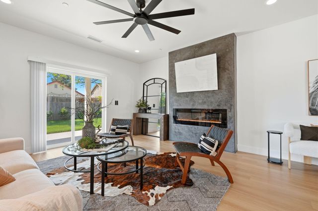 1370 Meadow Avenue, Exeter, CA 93221