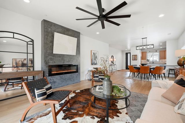 1370 Meadow Avenue, Exeter, CA 93221