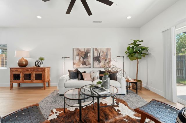 1370 Meadow Avenue, Exeter, CA 93221