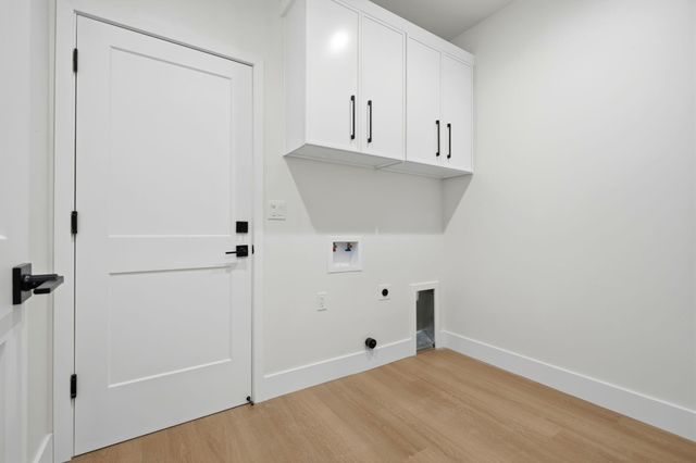 1370 Meadow Avenue, Exeter, CA 93221