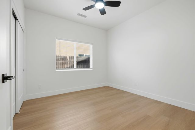 1370 Meadow Avenue, Exeter, CA 93221