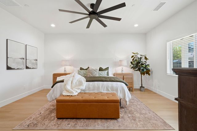 1370 Meadow Avenue, Exeter, CA 93221