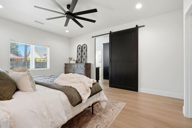 1370 Meadow Avenue, Exeter, CA 93221