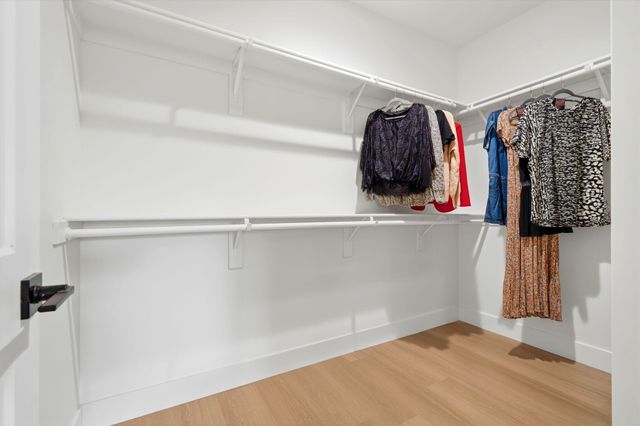 1370 Meadow Avenue, Exeter, CA 93221