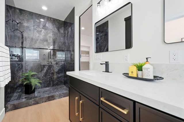 1370 Meadow Avenue, Exeter, CA 93221