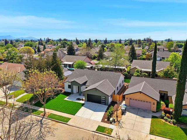 1370 Meadow Avenue, Exeter, CA 93221