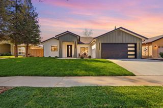 1370 Meadow Avenue, Exeter, CA 93221