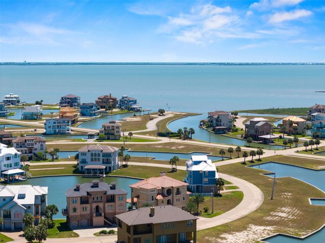 2 Loggerhead, Hitchcock, TX 77563