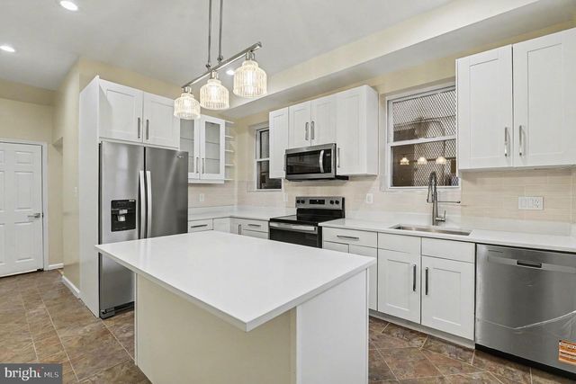 829 E CHASE ST, Baltimore, MD 21202