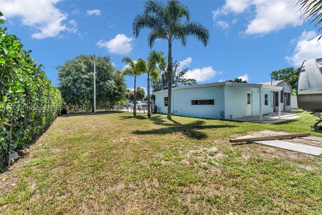 1593 Barbarie Ln, West Palm Beach, FL 33417