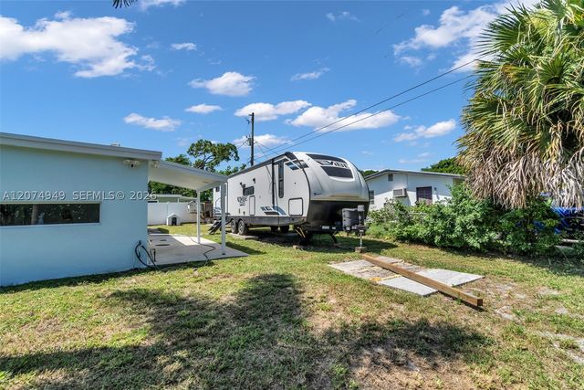 1593 Barbarie Ln, West Palm Beach, FL 33417