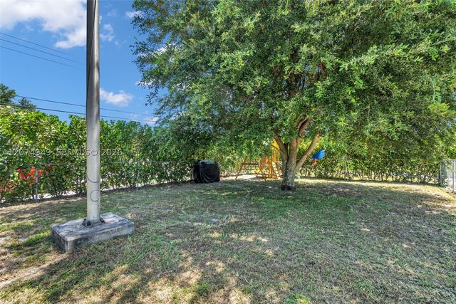 1593 Barbarie Ln, West Palm Beach, FL 33417