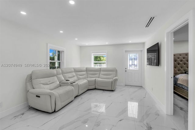 1593 Barbarie Ln, West Palm Beach, FL 33417