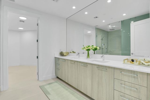 153 N Seabreeze Boulevard 2205-S, Fort Lauderdale, FL 33304