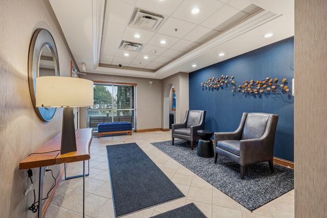 5105 Madison Street 306, Skokie, IL 60077