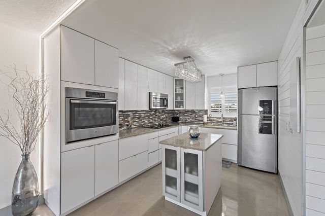 100 Waterway Road E305, Tequesta, FL 33469